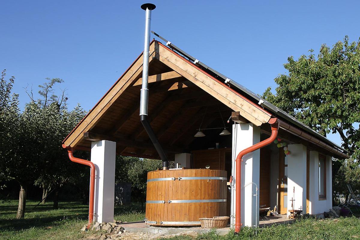 فيلا Casa Beata Lesencetomaj المظهر الخارجي الصورة