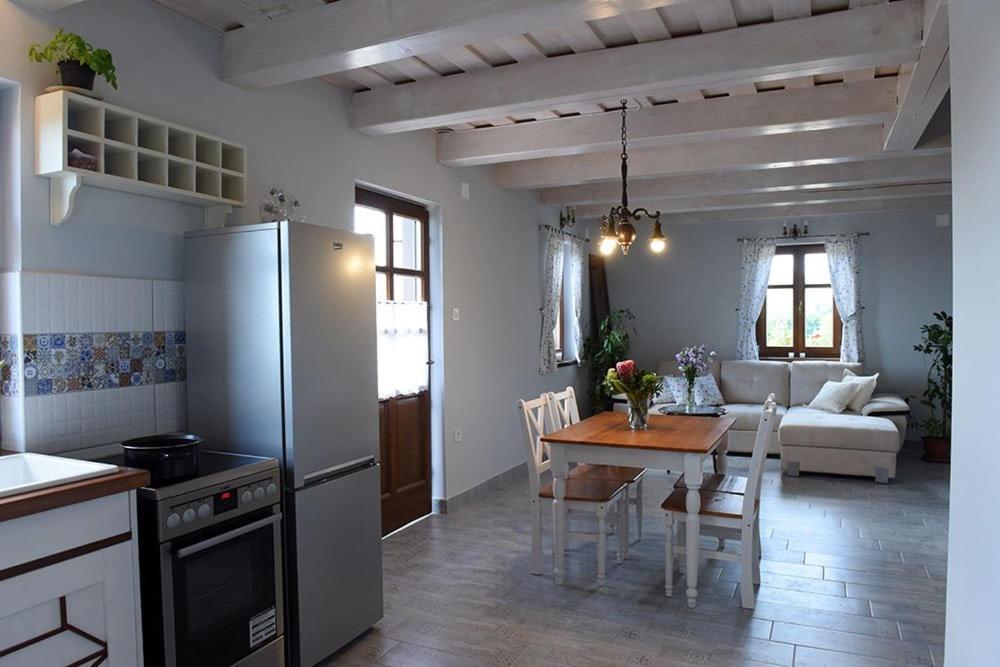 فيلا Casa Beata Lesencetomaj المظهر الخارجي الصورة