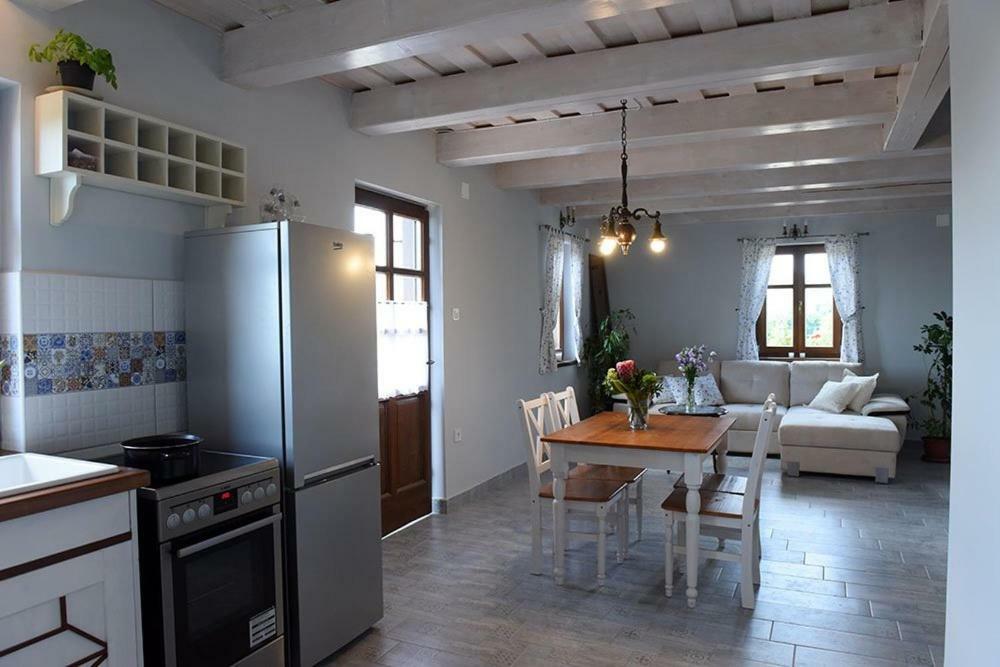 فيلا Casa Beata Lesencetomaj المظهر الخارجي الصورة